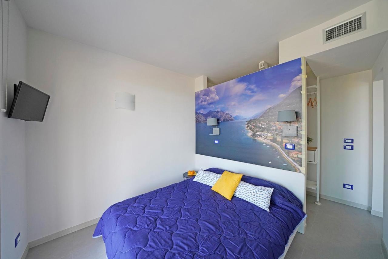 Gardaliva Blue Studio 3 Manerba del Garda Luaran gambar